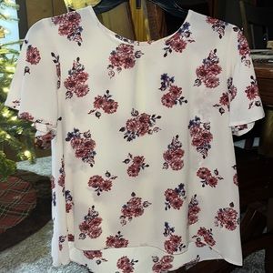 Woman’s Flowy Floral Top
